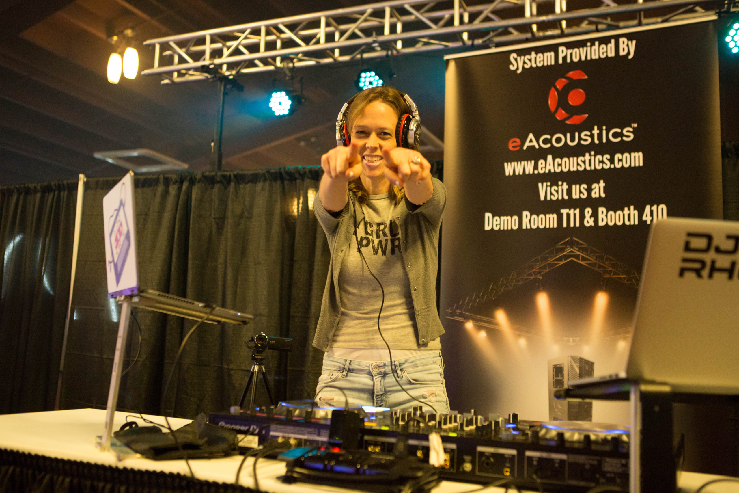 DJ Hire - Party DJ - DJ Service DJ Hire - Party DJ - DJ Service